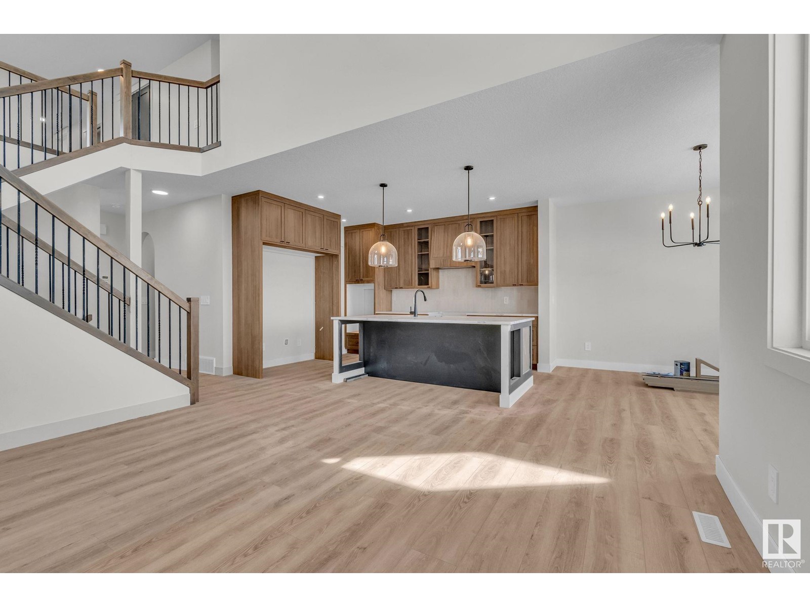 Property at 7 HOLT CV image 2