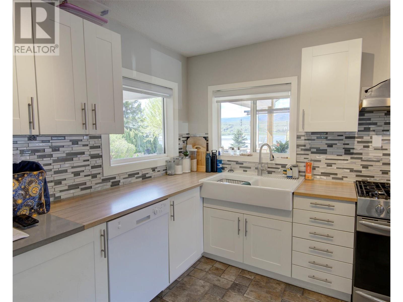 7874 Pleasant Valley Road, Vernon, British Columbia  V1B 3R9 - Photo 17 - 10344650