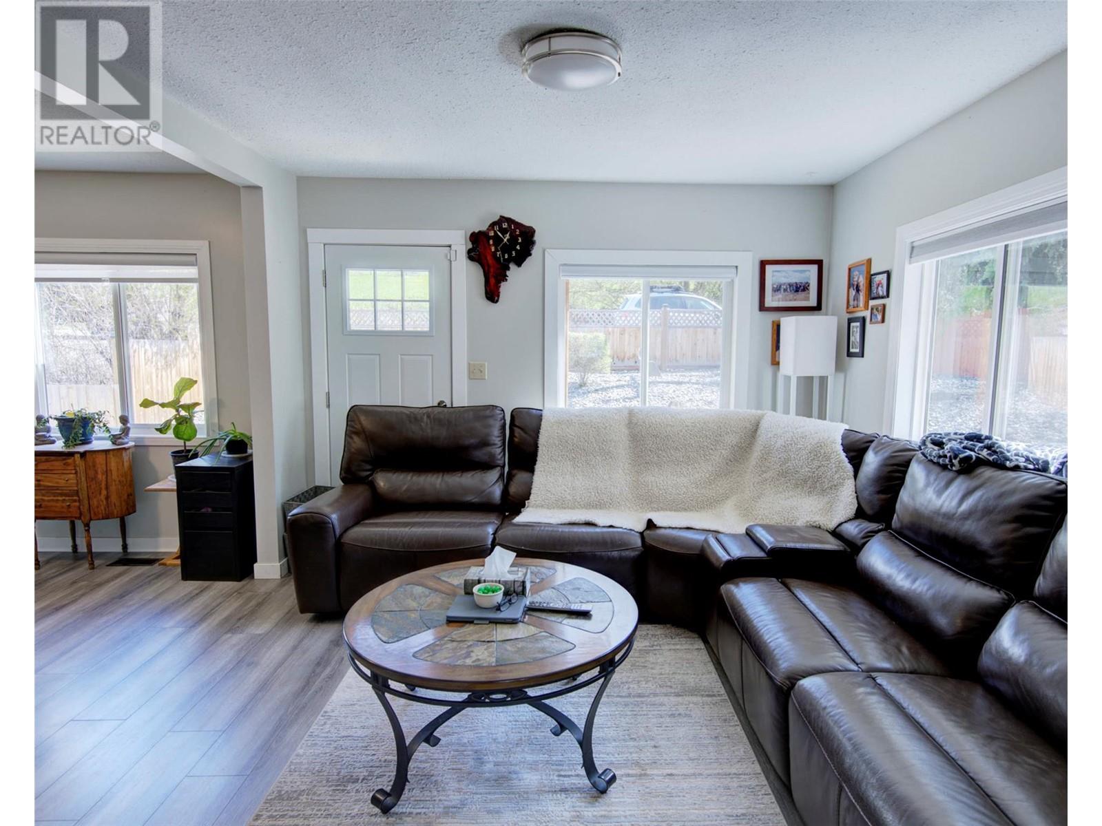 7874 Pleasant Valley Road, Vernon, British Columbia  V1B 3R9 - Photo 10 - 10344650