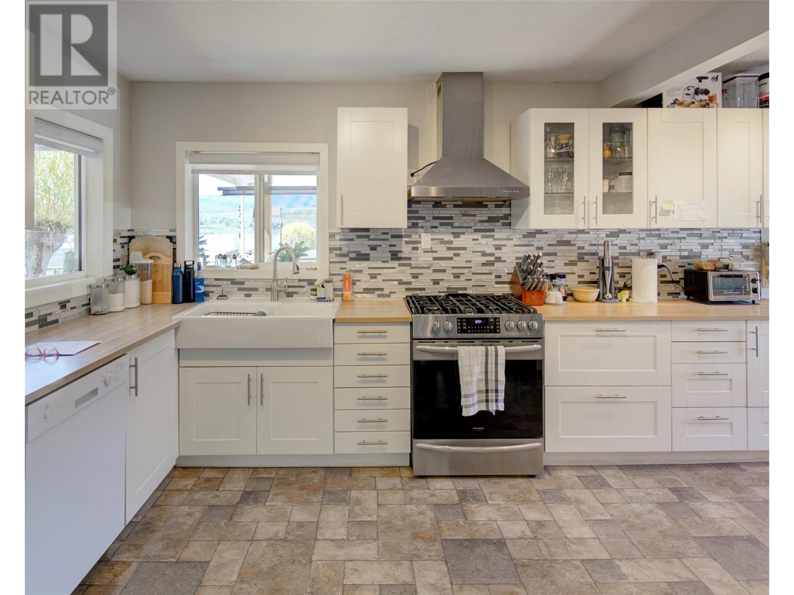 7874 Pleasant Valley Road, Vernon, British Columbia  V1B 3R9 - Photo 14 - 10344650