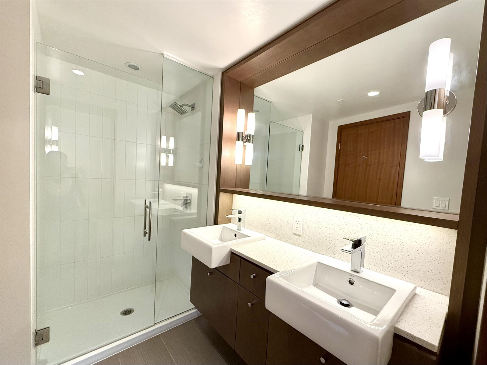 1606 13495 Central Avenue, Surrey, British Columbia V3T 0K2 - Photo 11 - R2989305