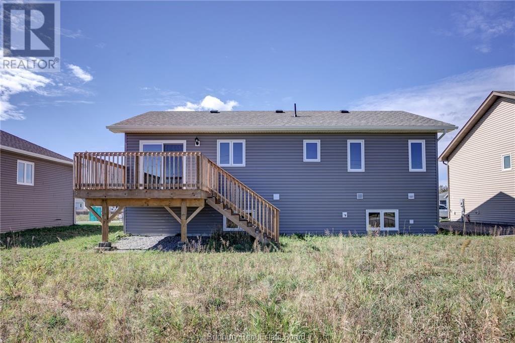 4337 Larocque Avenue, Val Caron, Ontario  P3P 1A3 - Photo 3 - 2121327