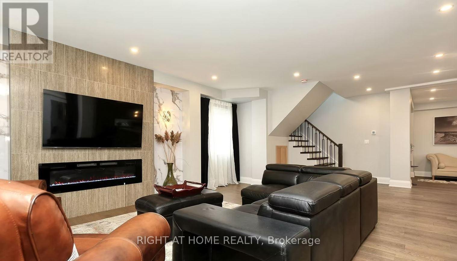 35 Woodward Avenue, Brampton, Ontario  L6V 1K2 - Photo 17 - W12126200