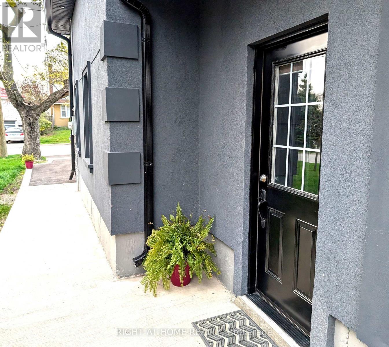 35 Woodward Avenue, Brampton, Ontario  L6V 1K2 - Photo 46 - W12126200