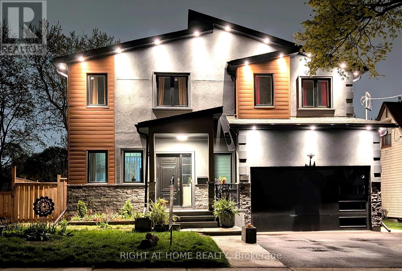 35 Woodward Avenue, Brampton, Ontario  L6V 1K2 - Photo 5 - W12126200