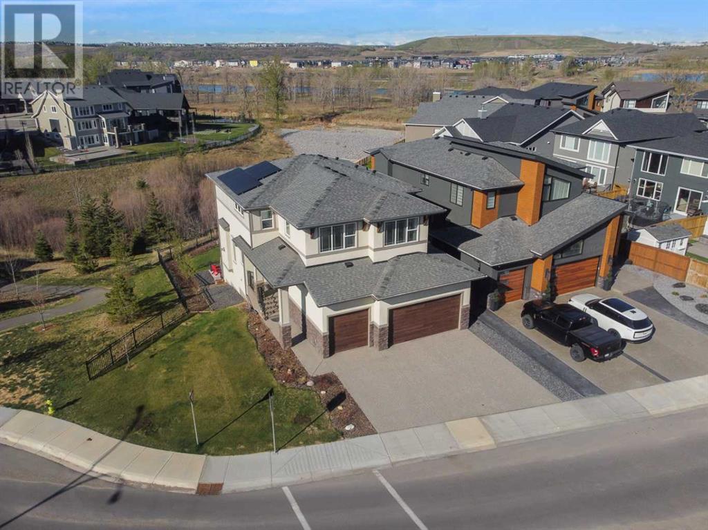 Property at 9 Cranbrook Cape SE image 2