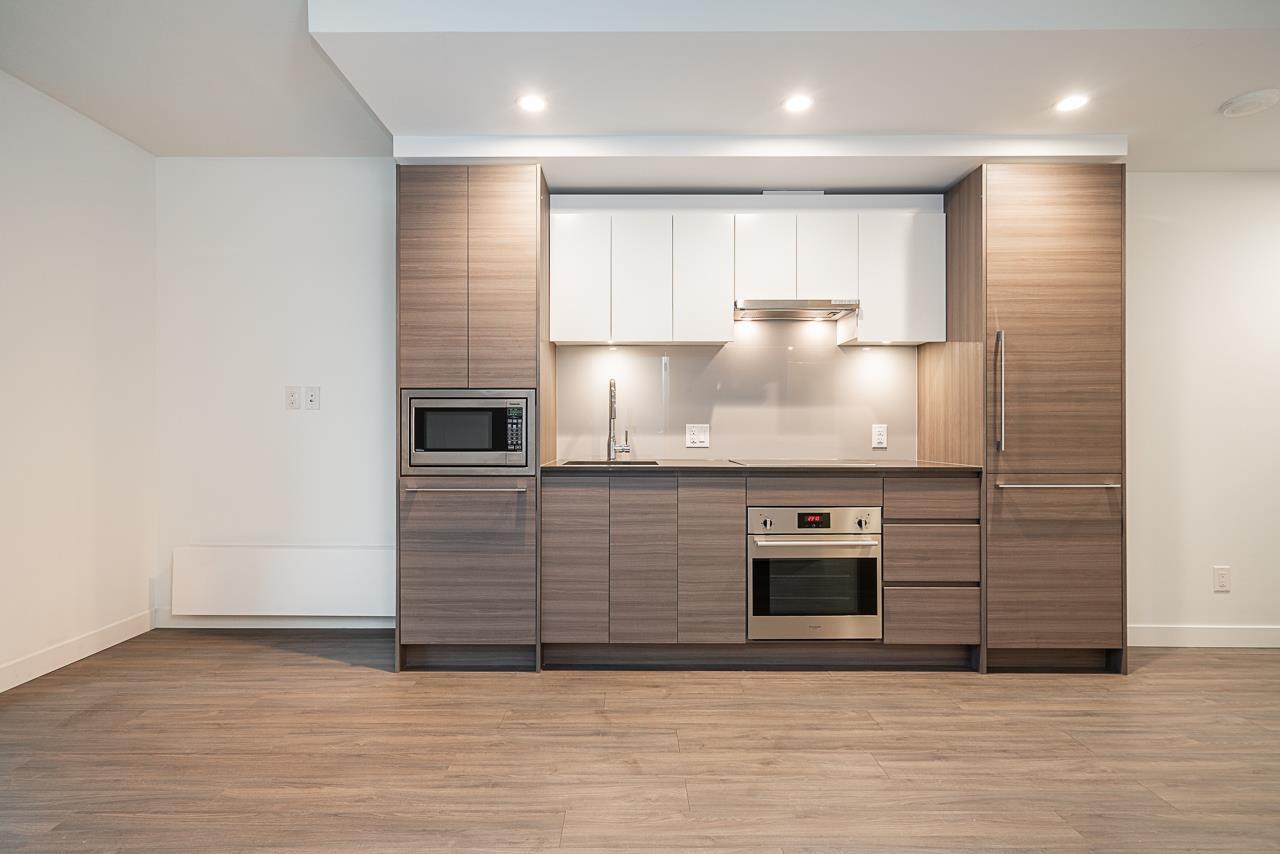 307 13655 FRASER HIGHWAY, Surrey, British Columbia