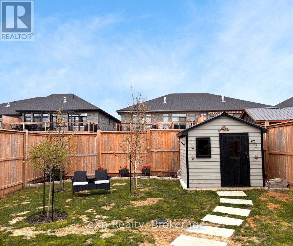 115 Irishwood Lane, Brockton, Ontario  N0G 2V0 - Photo 8 - X12129469