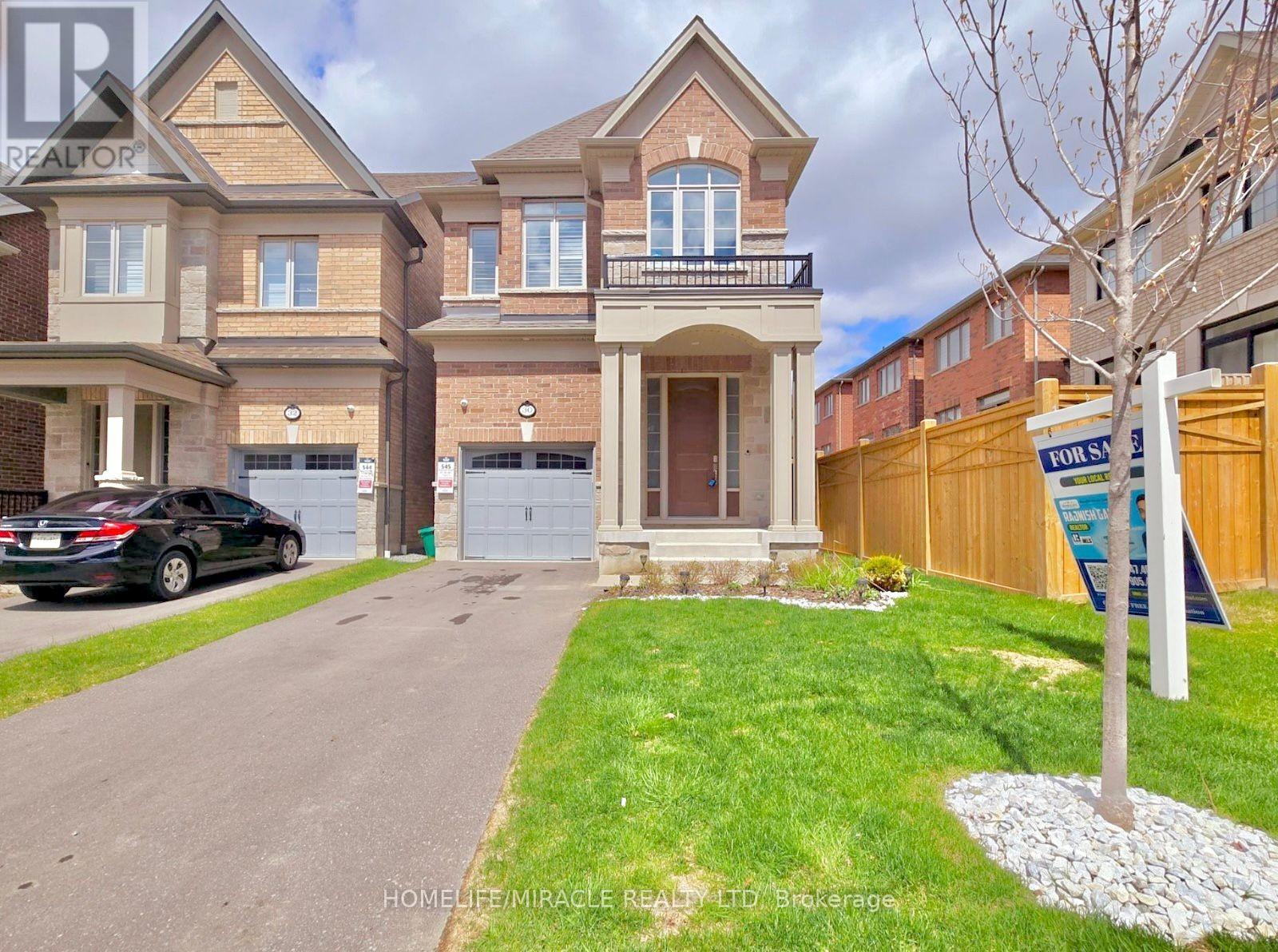 30 GILLIVARY DRIVE, Whitby, Ontario