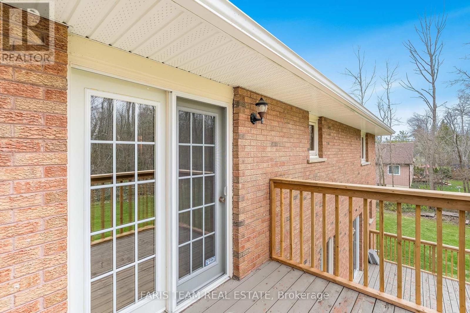 168 Lakeshore Road W, Oro-Medonte, Ontario  L0L 2E0 - Photo 12 - S12133105