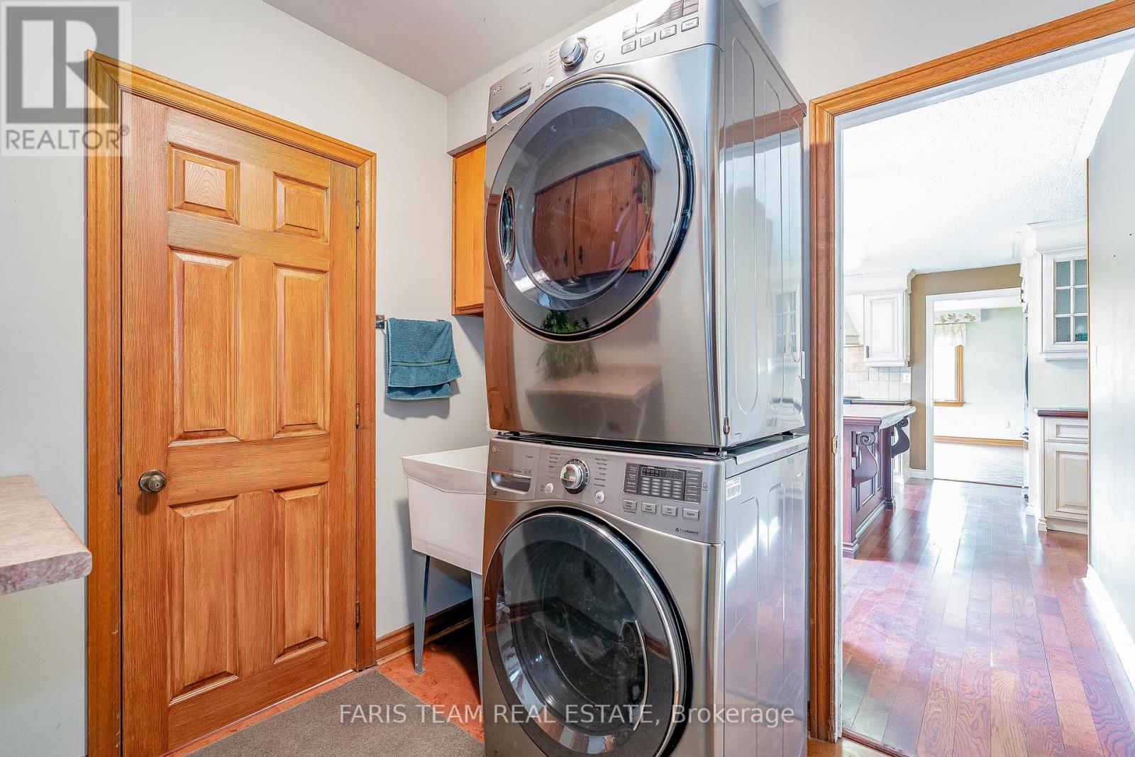 168 Lakeshore Road W, Oro-Medonte, Ontario  L0L 2E0 - Photo 10 - S12133105