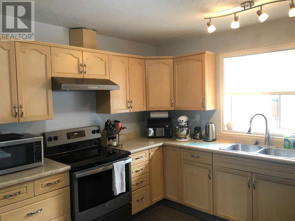 105 Parker Place, Hinton, Alberta  T7V 2E5 - Photo 16 - A2209302