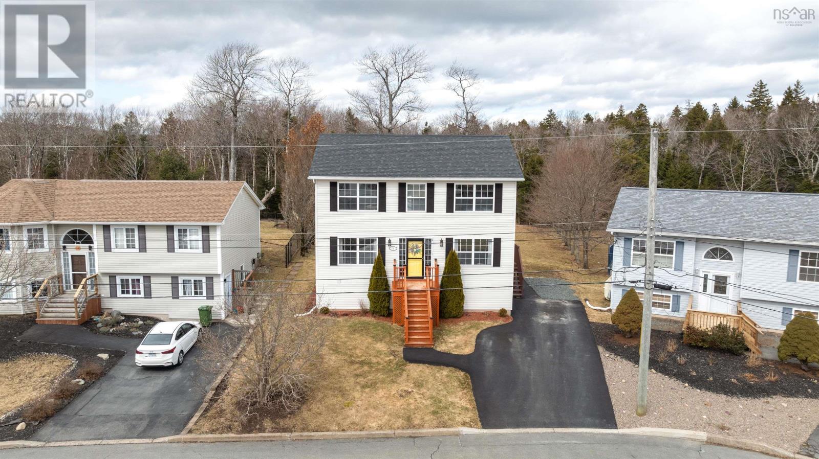 Property at 14 Handspike Court image 1