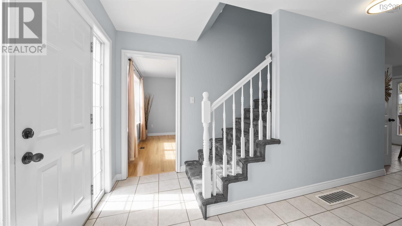 Property at 14 Handspike Court image 4