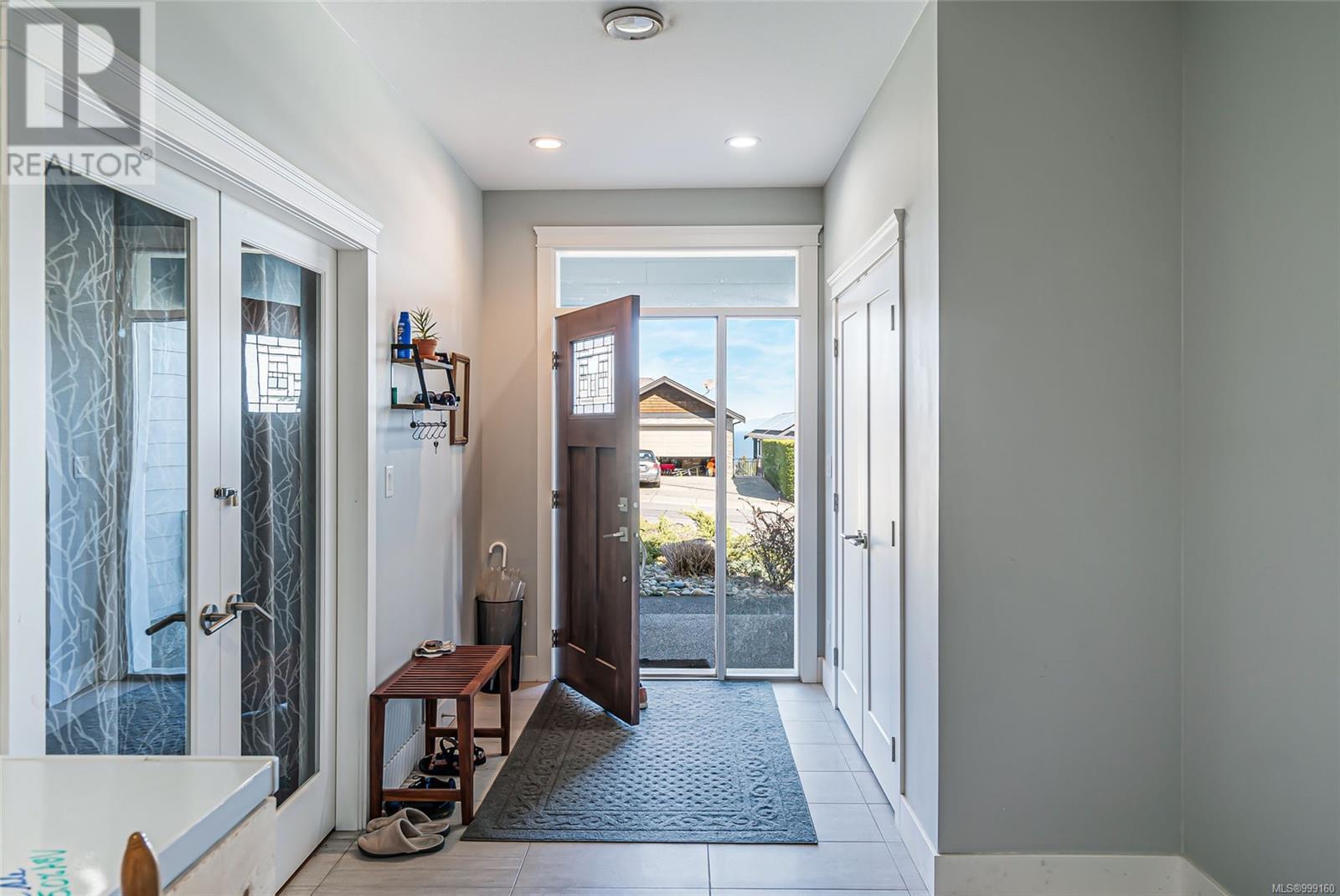 Property at 4619 Laguna Way image 2