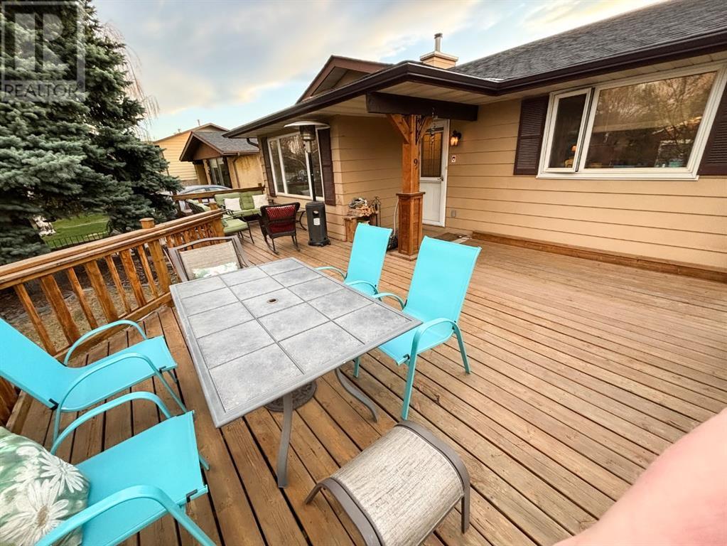 9 Glendale Way, Cochrane, Alberta  T4C 1J2 - Photo 5 - A2217294