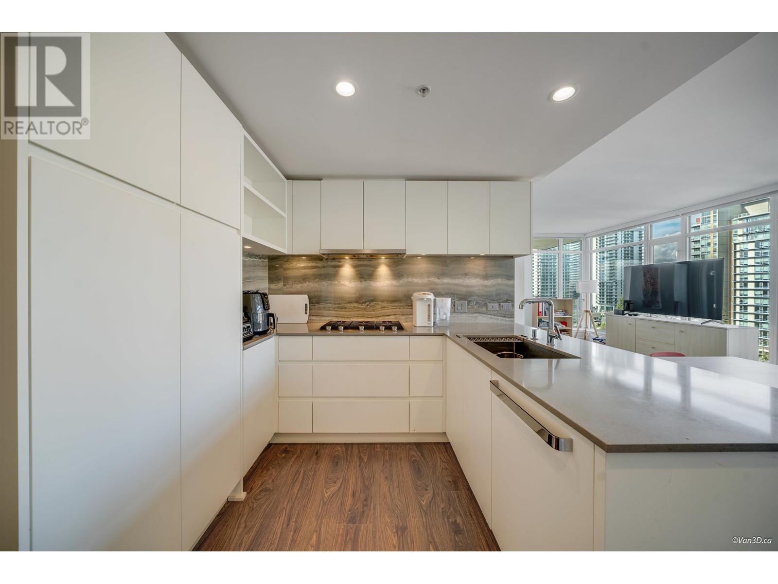 1010 450 Westview Street, Coquitlam, British Columbia  V3K 6C3 - Photo 13 - R3000256