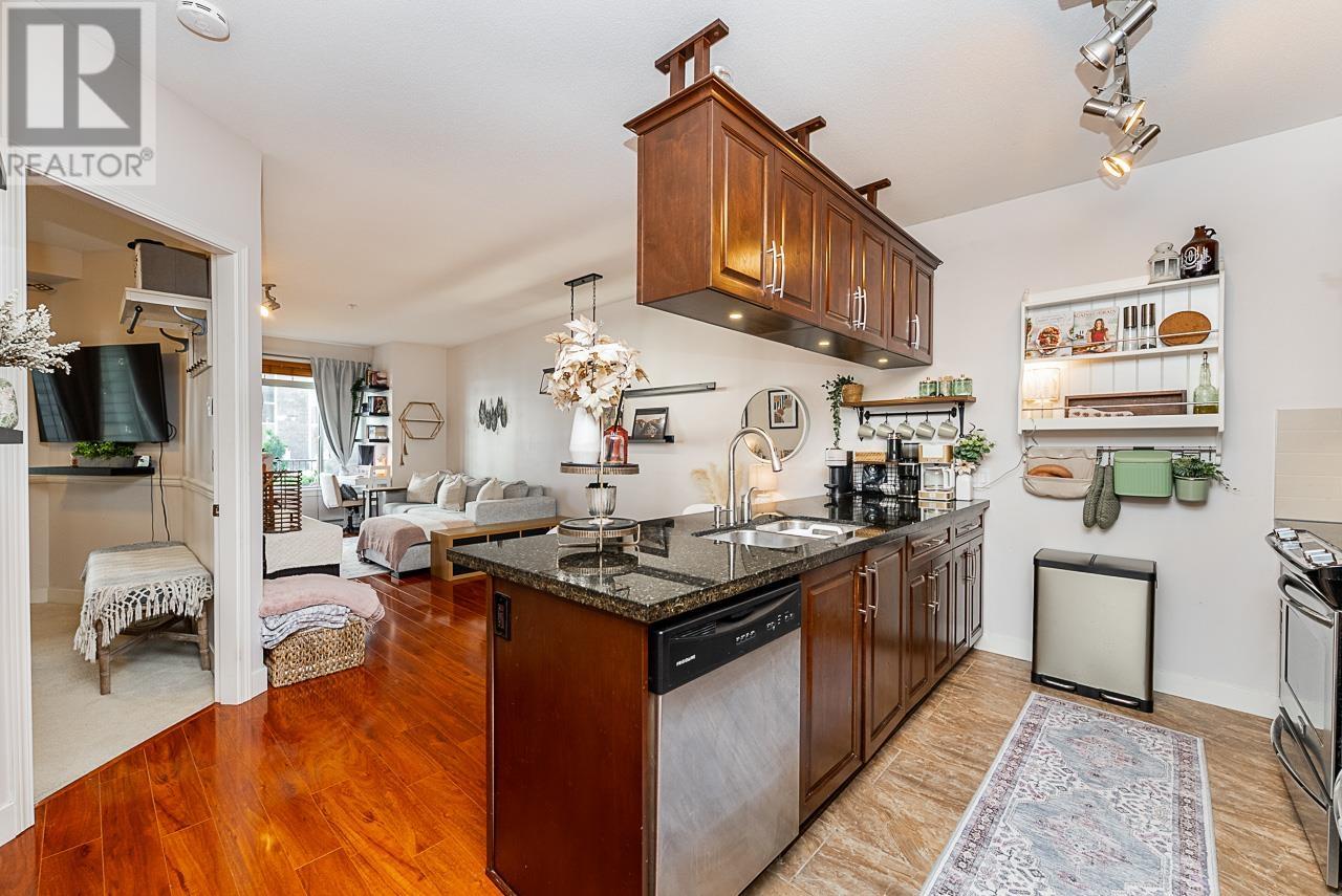 116 11887 BURNETT STREET, Maple Ridge, British Columbia