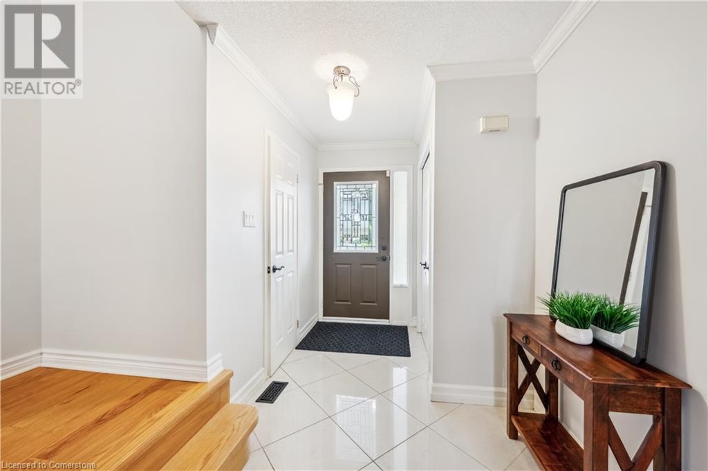 Property at 317 BUSHVIEW Crescent image 5