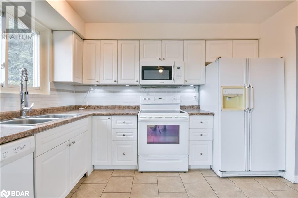 247 Letitia Street, Barrie, Ontario  L4N 4Y7 - Photo 9 - 40726517