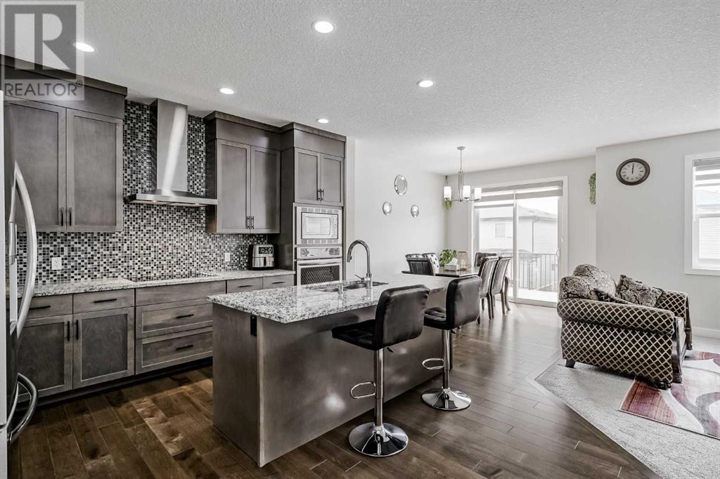 Property at 55 Walden Place SE image 2