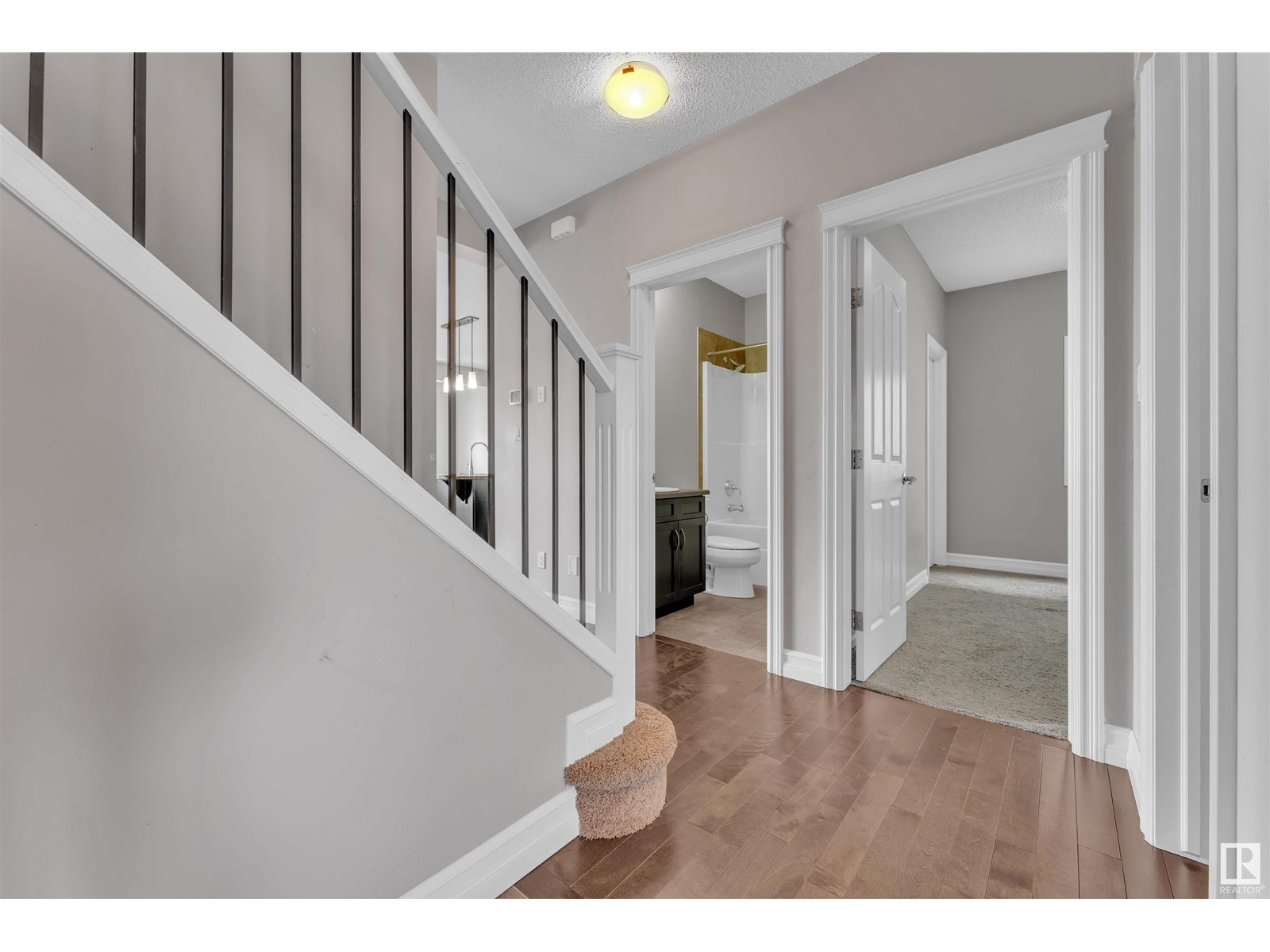 2926 17a Av Nw, Edmonton, Alberta  T6T 0R8 - Photo 6 - E4435031