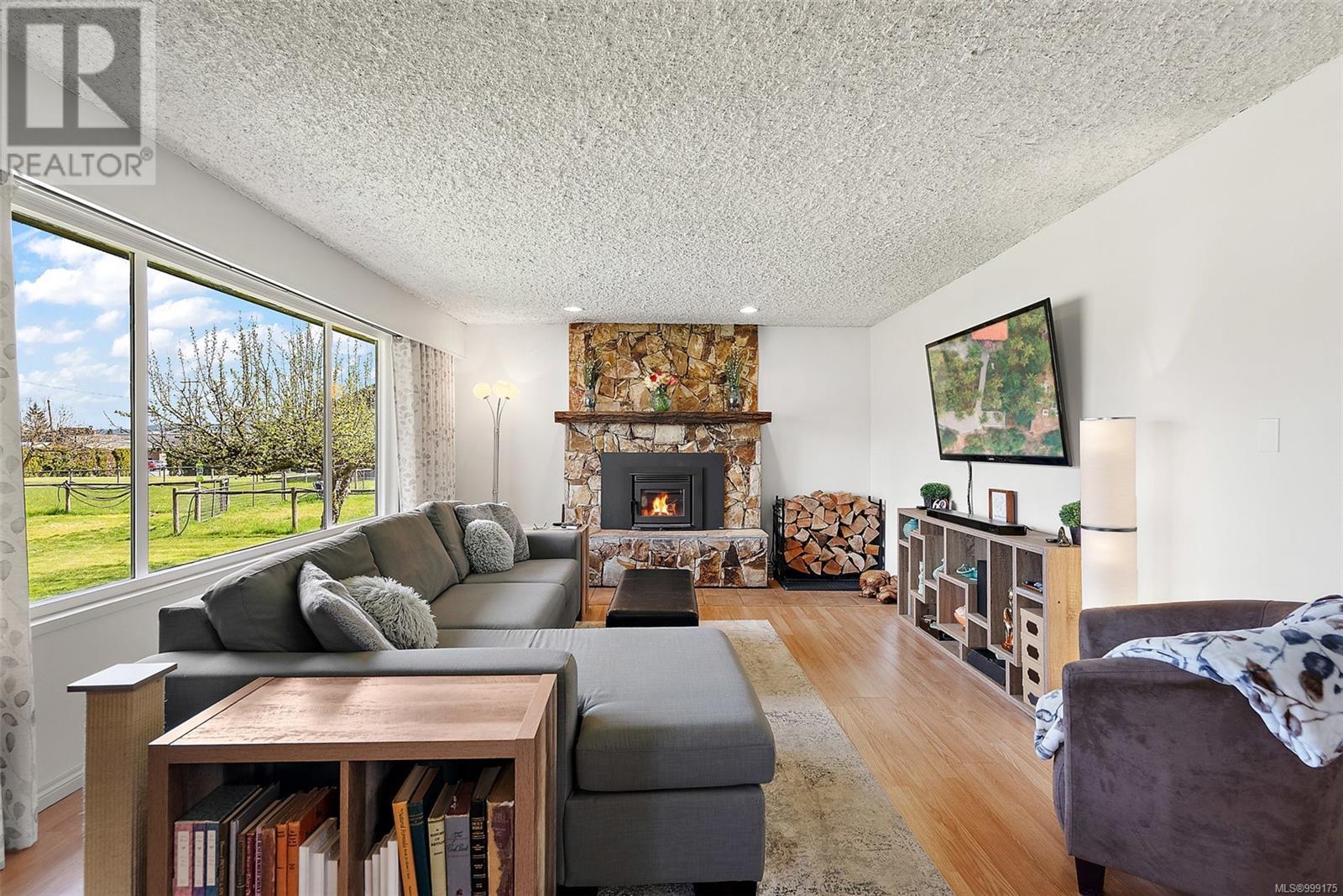 Property at 3574 Cowichan Lake Rd image 4