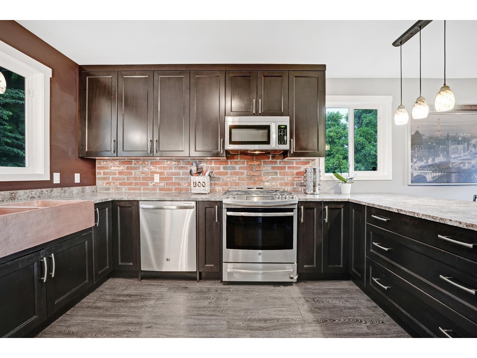 Property at 32921 6 AVENUE image 4