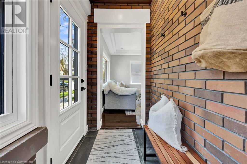 Property at 19 DUNBAR Road N image 4