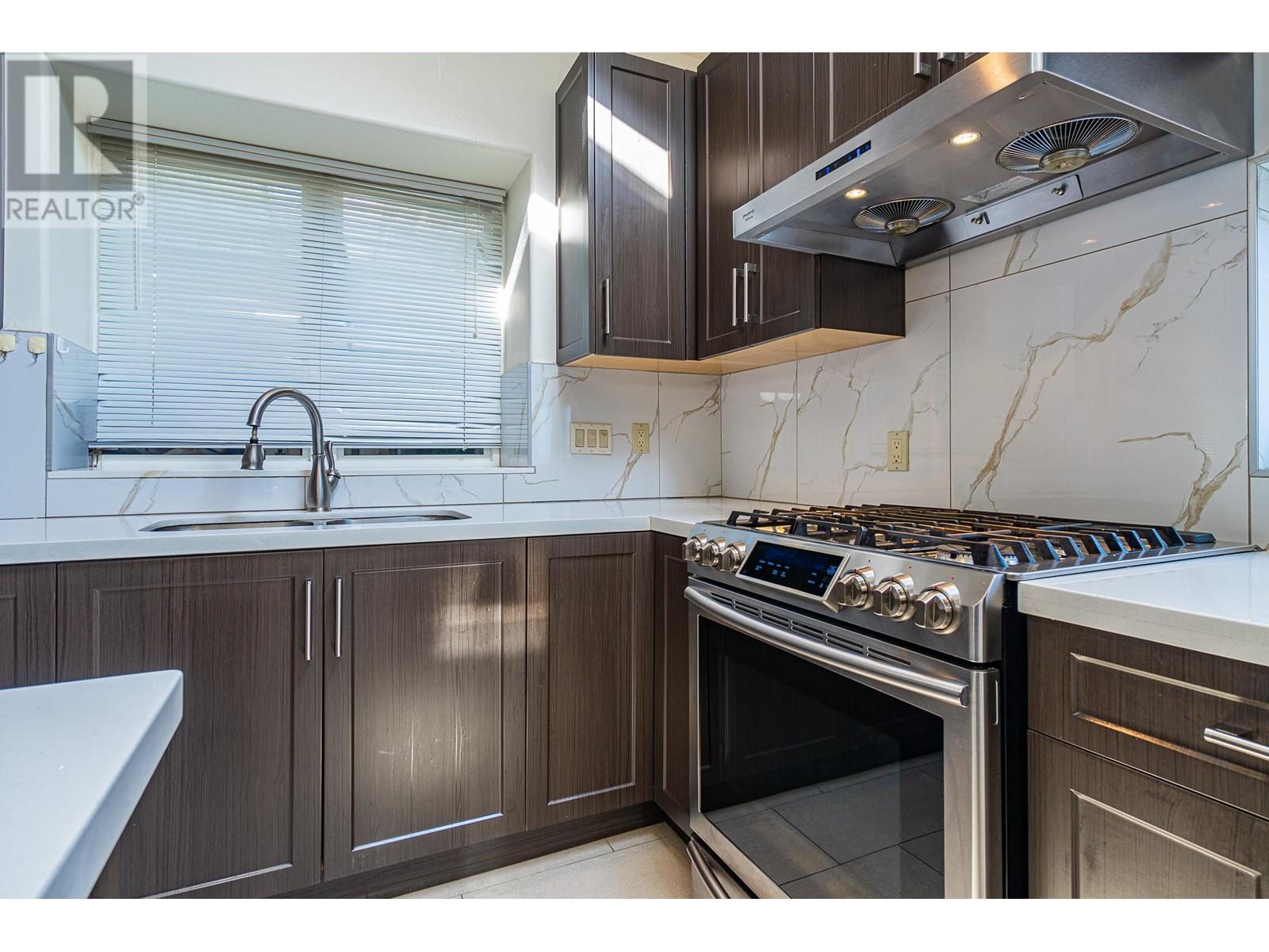 7736 Jasper Crescent, Vancouver, British Columbia  V5P 3S9 - Photo 17 - R2995392