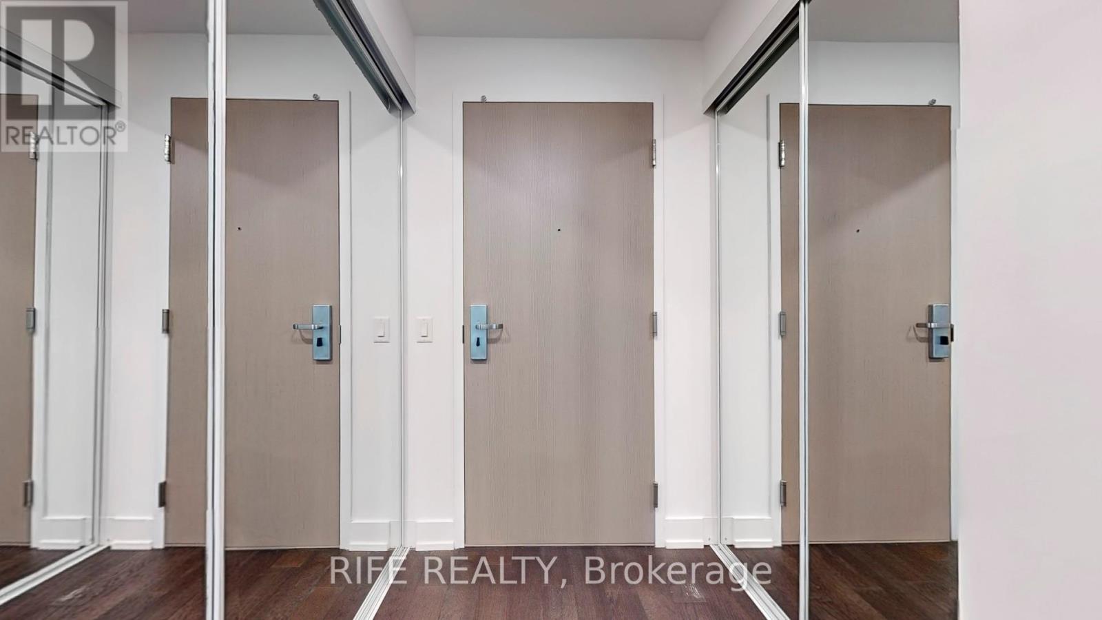 519 - 7 Grenville Street, Toronto, Ontario  M4Y 1A1 - Photo 14 - C12134152