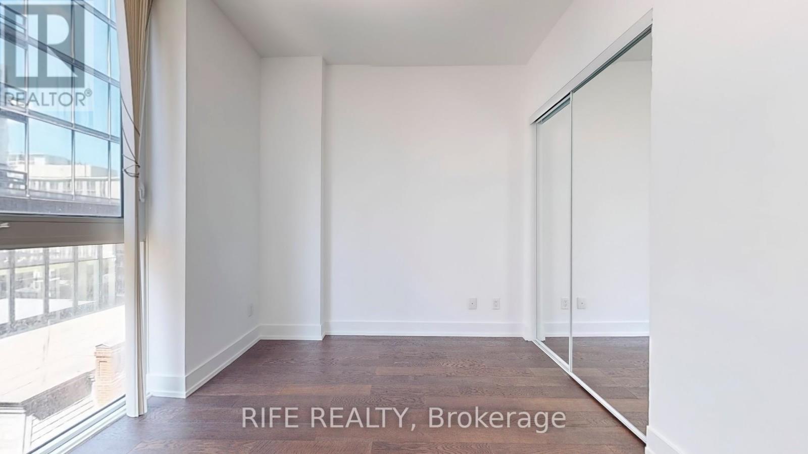 519 - 7 Grenville Street, Toronto, Ontario  M4Y 1A1 - Photo 18 - C12134152