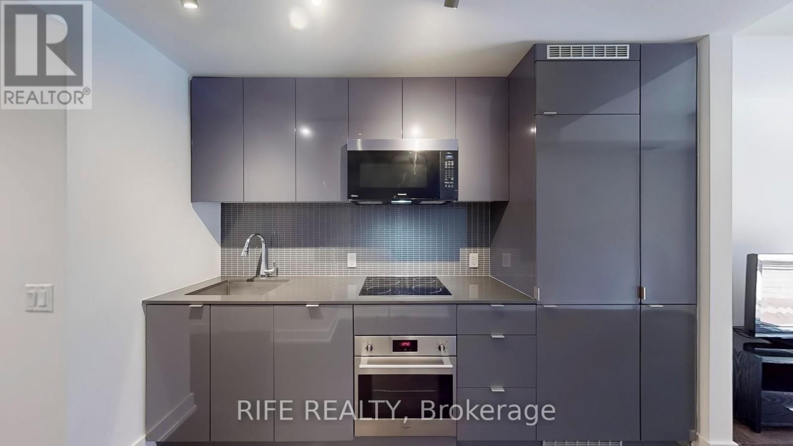 519 - 7 Grenville Street, Toronto, Ontario  M4Y 1A1 - Photo 9 - C12134152