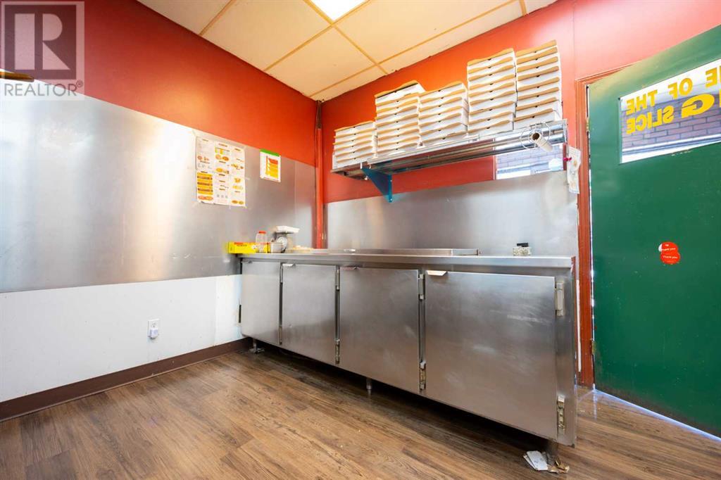 123 Pizza Avenue Sw, Calgary, Alberta  T2R 1B8 - Photo 11 - A2217963