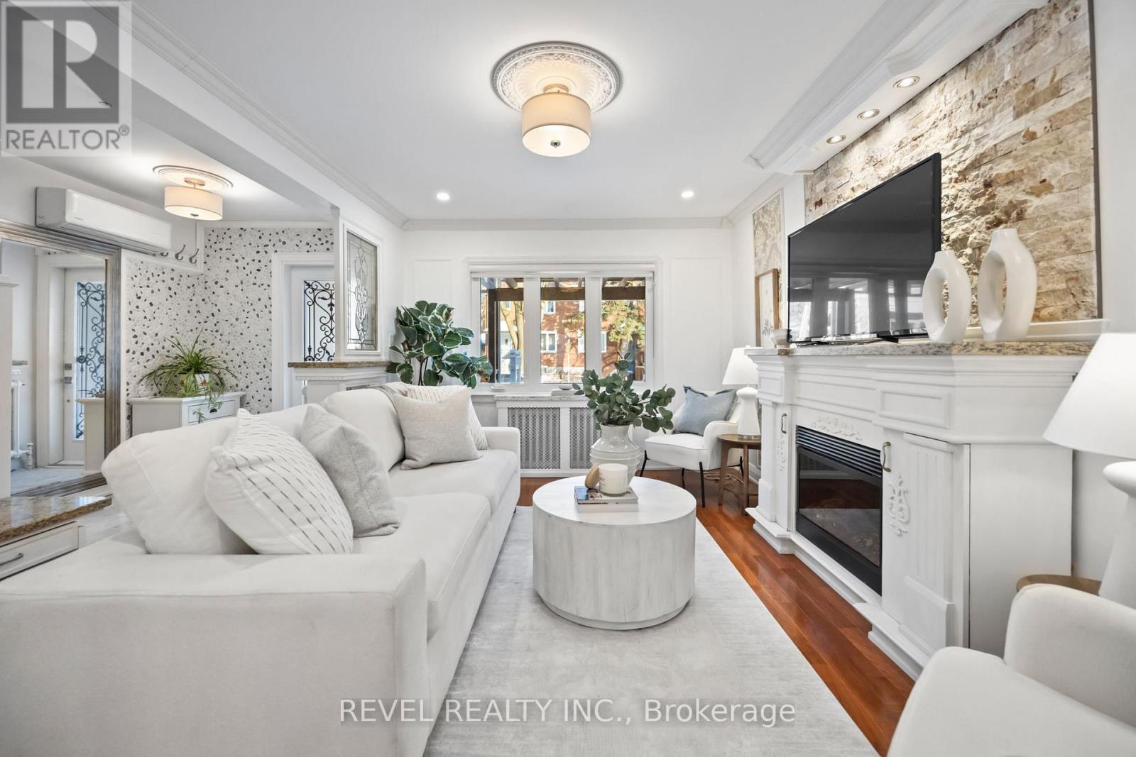 96 Highfield Road, Toronto (Greenwood-Coxwell), Ontario  M4L 2V1 - Photo 5 - E12134085