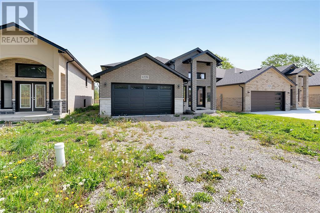Property at 1228 TOURANGEAU image 1