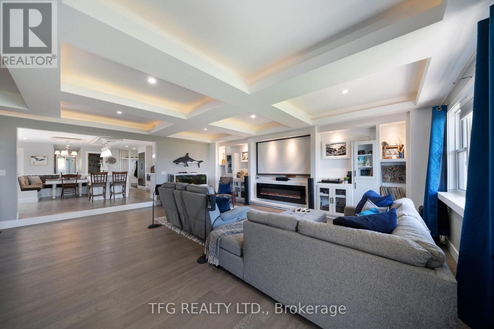 Property at 27 GREENWAY CIRCLE image 4