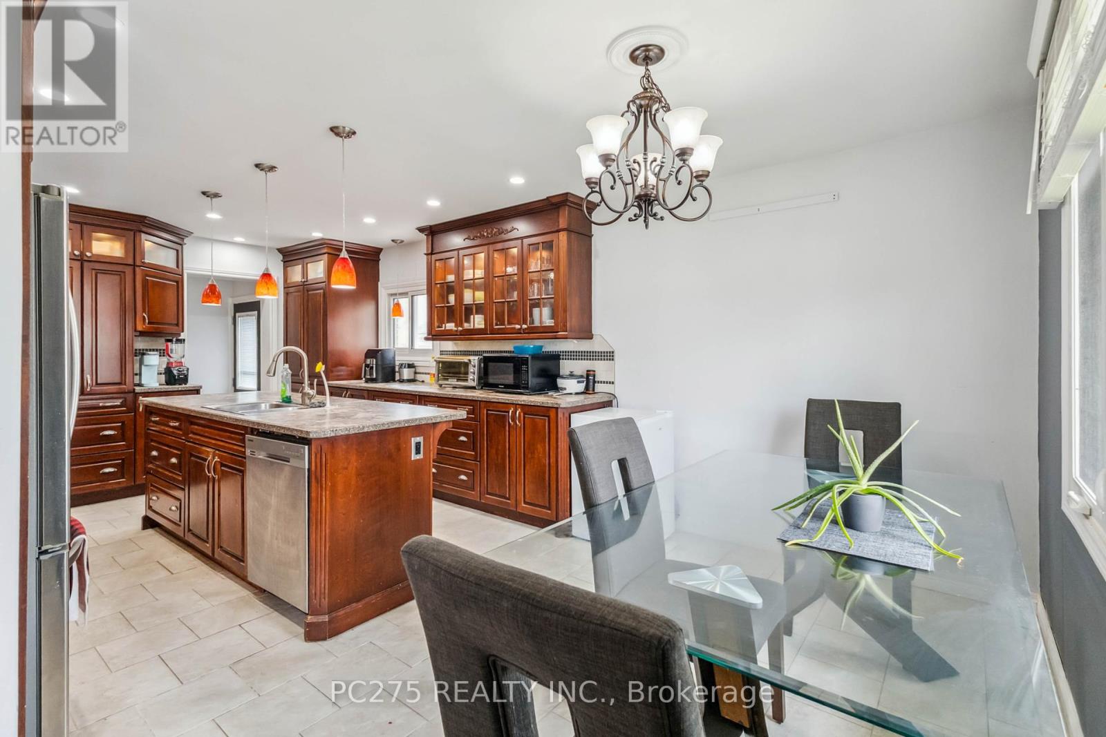 221 Admiral Drive, London East, Ontario  N5V 1H9 - Photo 9 - X12134439
