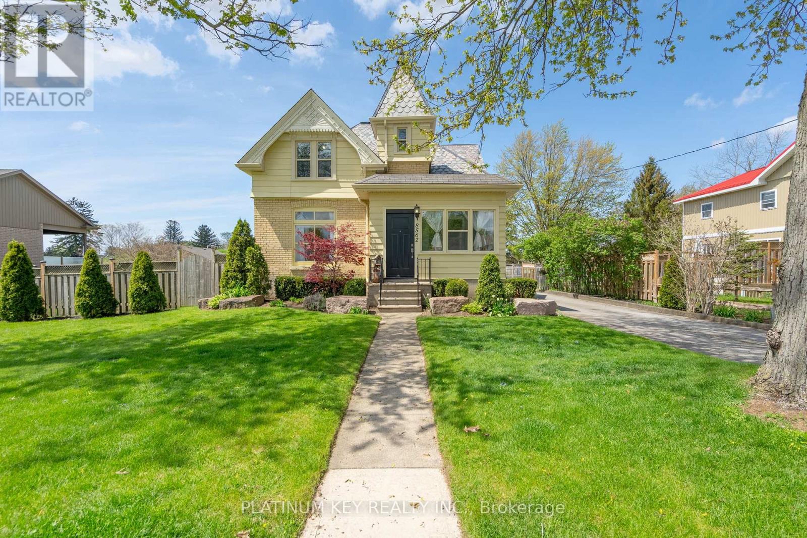 8562 GLENDON DRIVE, Strathroy-Caradoc, Ontario