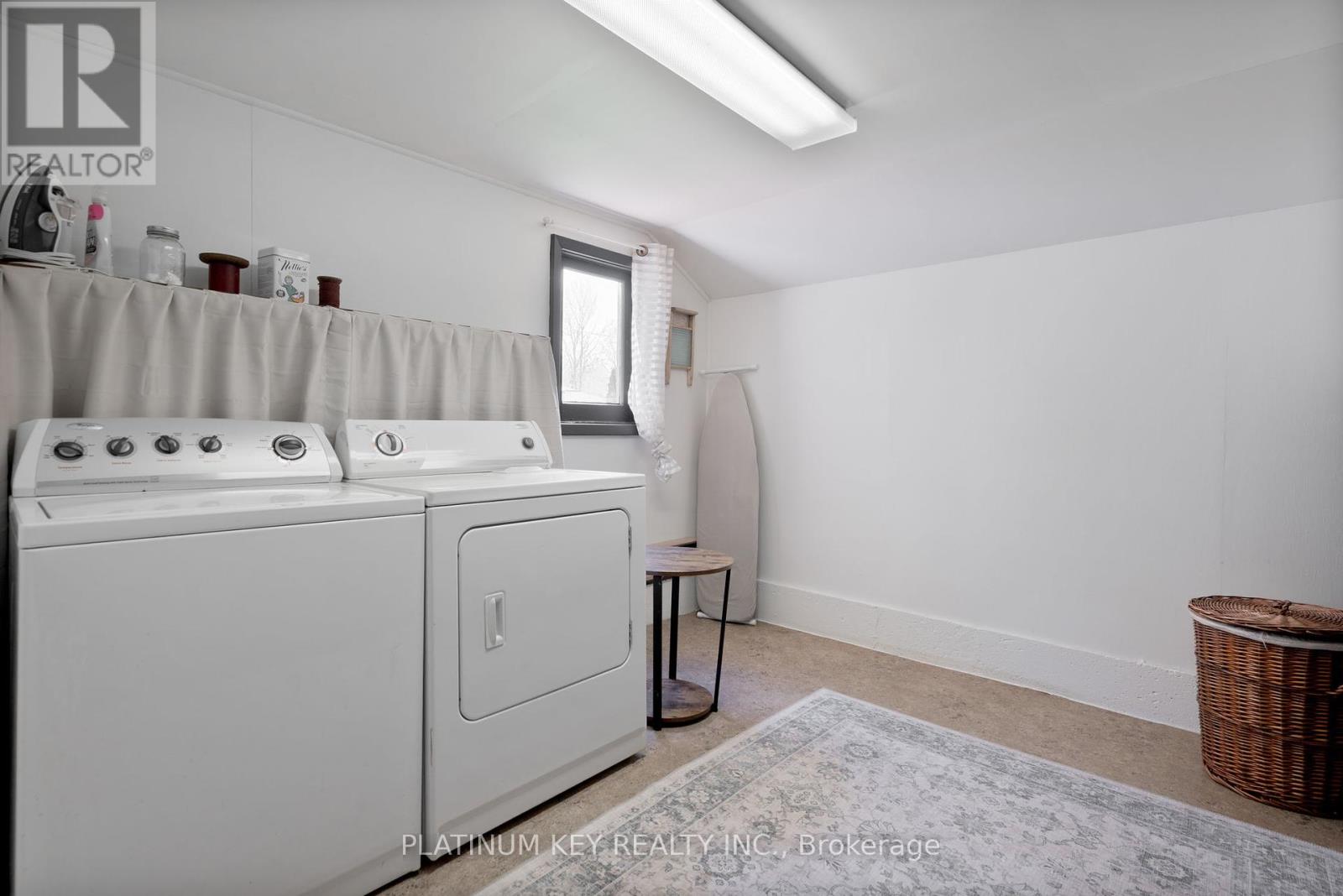 8562 Glendon Drive, Strathroy-Caradoc, Ontario  N0L 1W0 - Photo 23 - X12134471