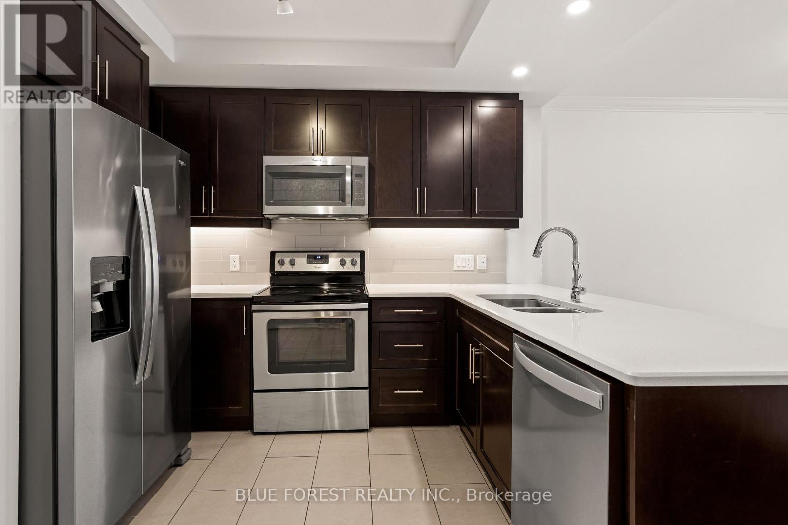 Photo 17 of 41 for 806 - 505 Talbot Street