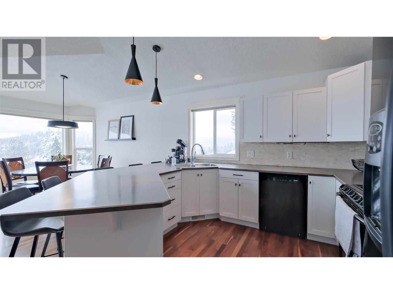 2377 Silver Place, Kelowna, British Columbia  V1V 1M9 - Photo 6 - 10347014