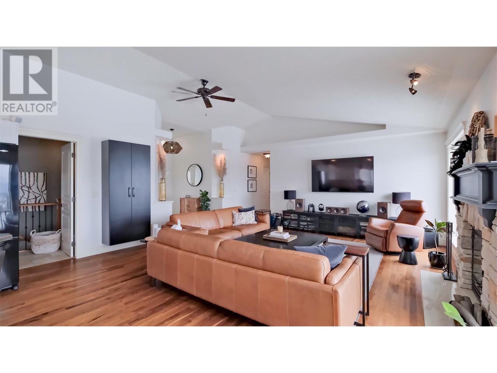 2377 Silver Place, Kelowna, British Columbia  V1V 1M9 - Photo 3 - 10347014