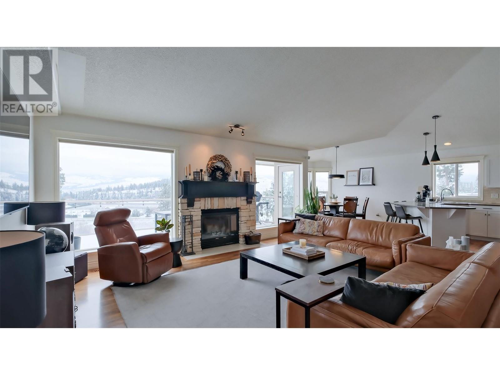 2377 Silver Place, Kelowna, British Columbia  V1V 1M9 - Photo 2 - 10347014