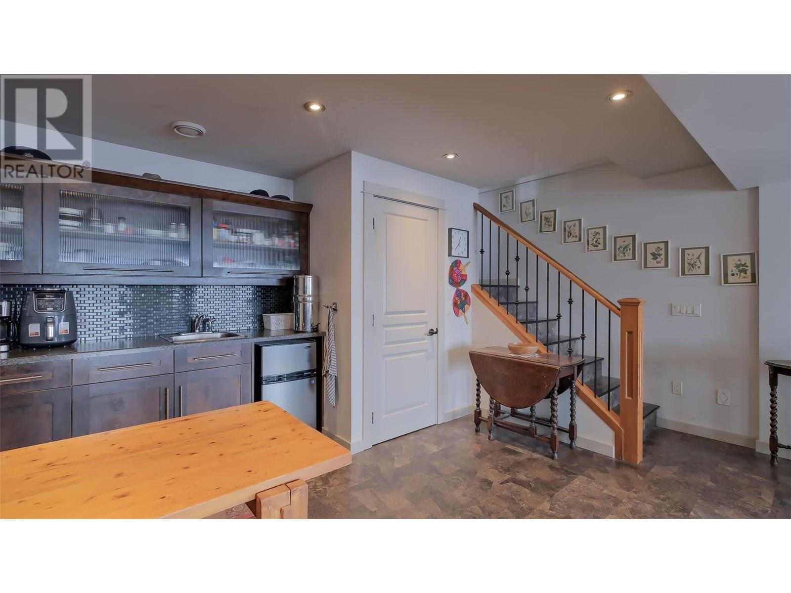 2377 Silver Place, Kelowna, British Columbia  V1V 1M9 - Photo 11 - 10347014