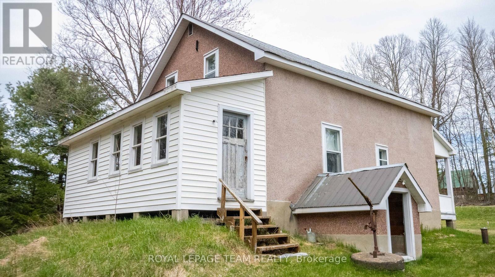 963 Wilno South Road S, Madawaska Valley, Ontario  K0J 2N0 - Photo 4 - X12134509