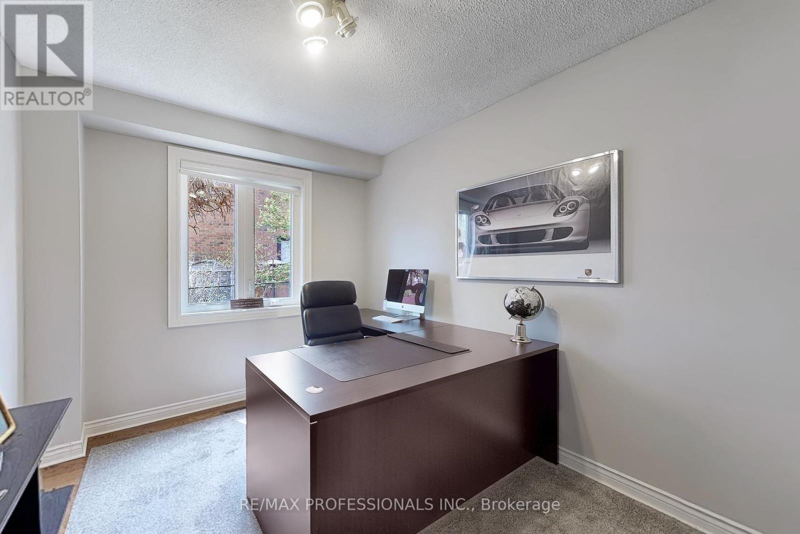 4183 Renoak Court, Mississauga (Creditview), Ontario  L5C 4K3 - Photo 14 - W12133019