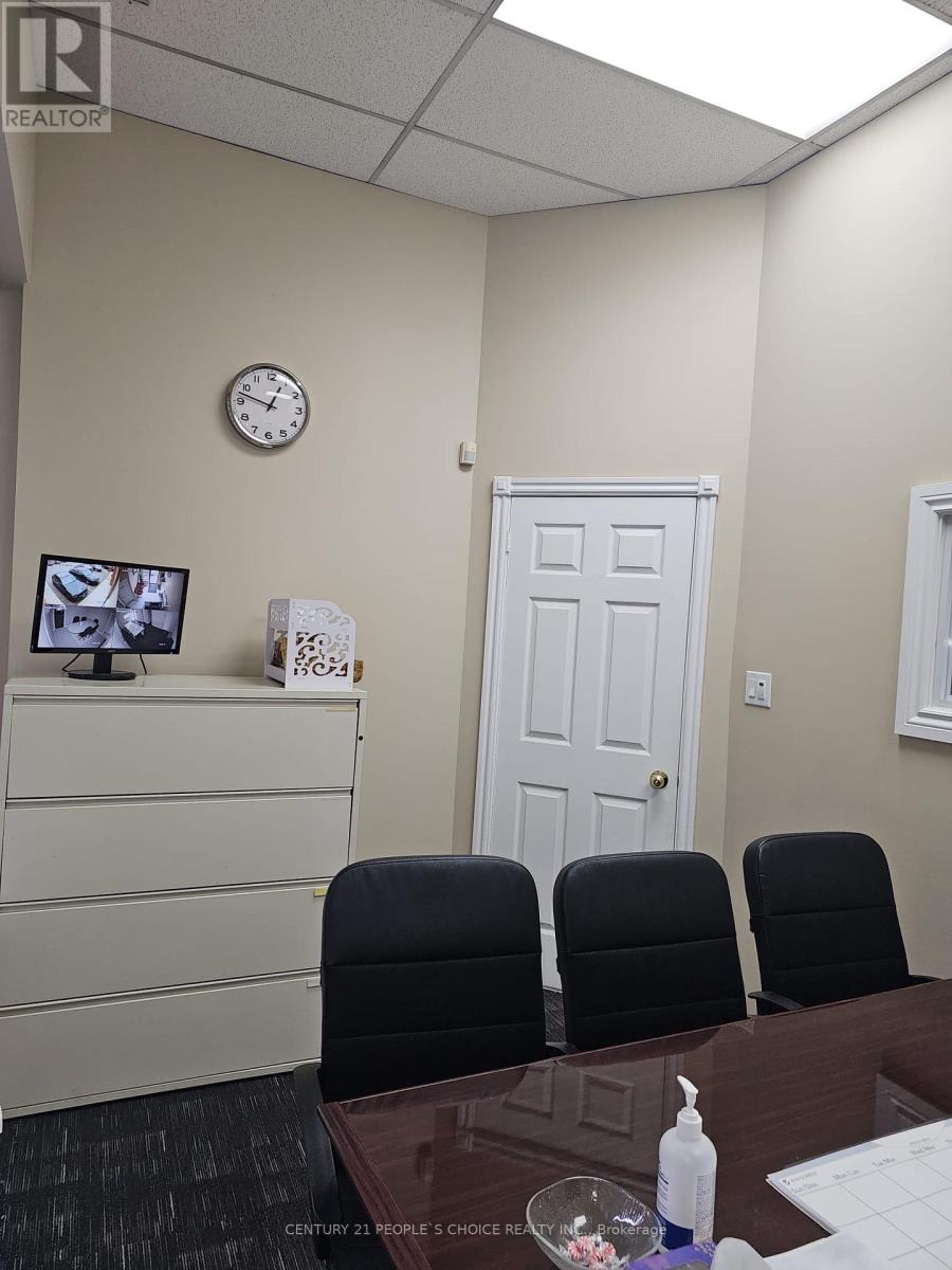 21 - 4801 Steeles Avenue W, Toronto (Humber Summit), Ontario  M9L 2W1 - Photo 15 - W12133150
