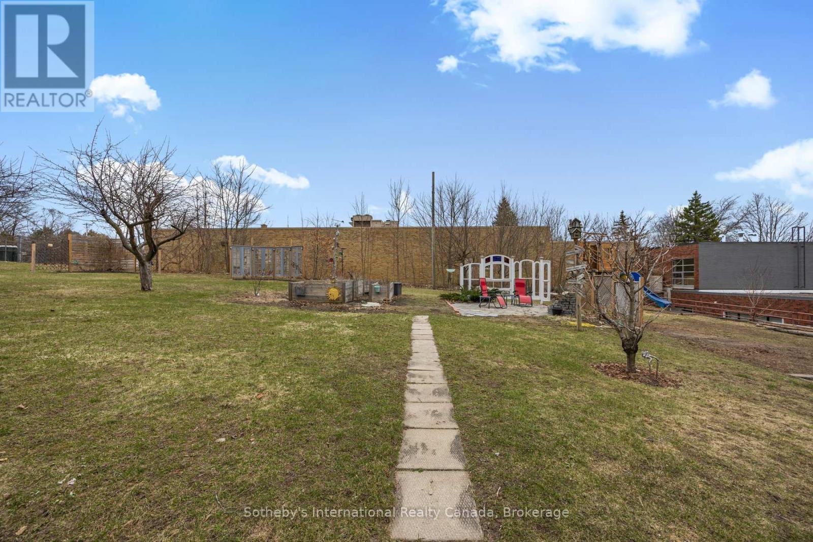 26 Robert Street E, Penetanguishene, Ontario  L9M 1K7 - Photo 45 - S12134452