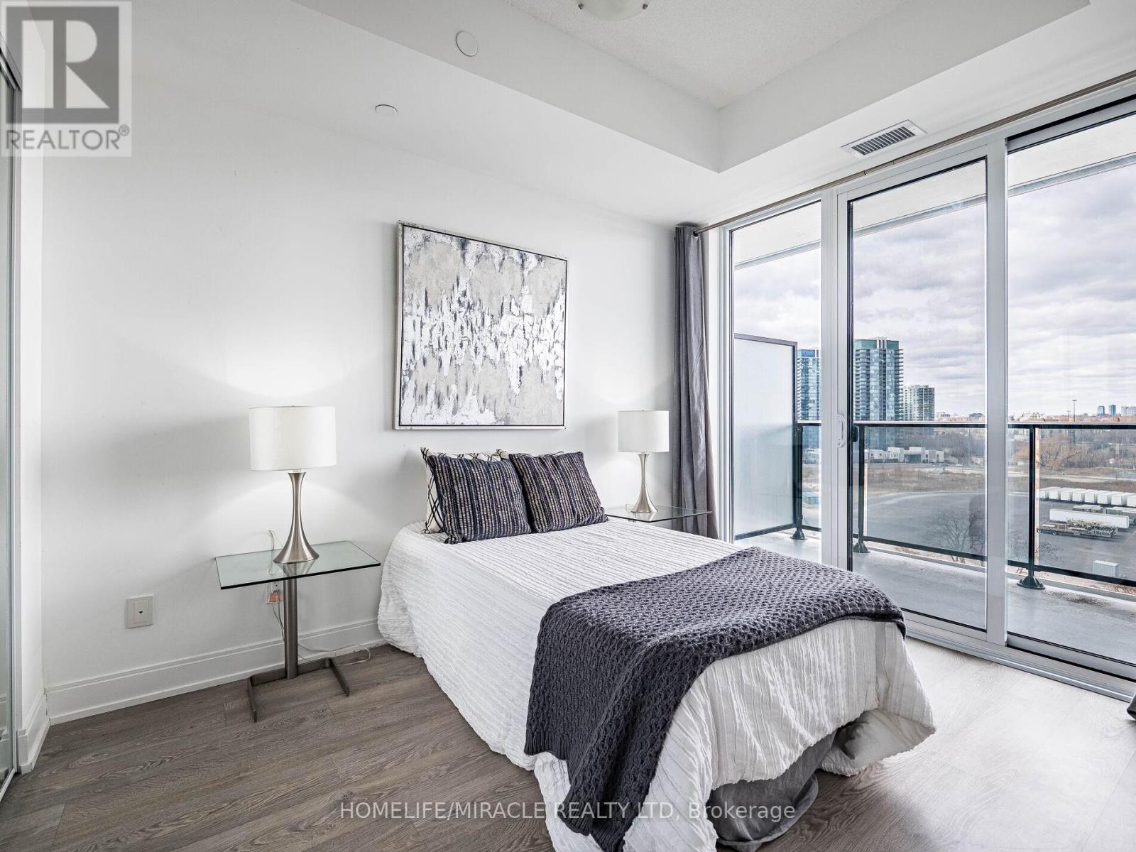 70 Annie Craig Drive, Toronto, Ontario  M8V 0G2 - Photo 11 - W12133901